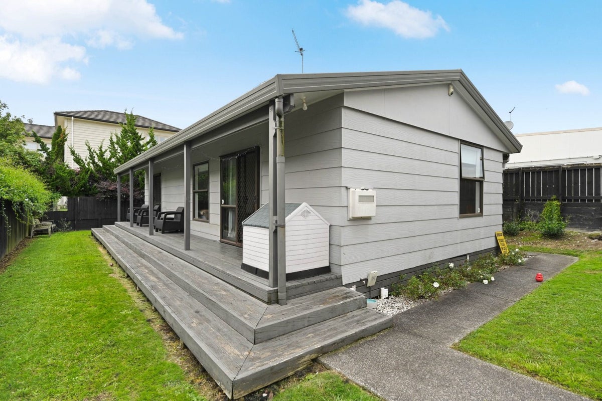50A Cook Street, Hamilton East, Hamilton - Carousel 1