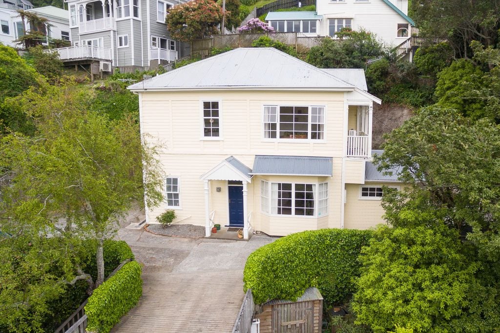 7 Orangi Kaupapa Road, Northland, Wellington - Carousel 1