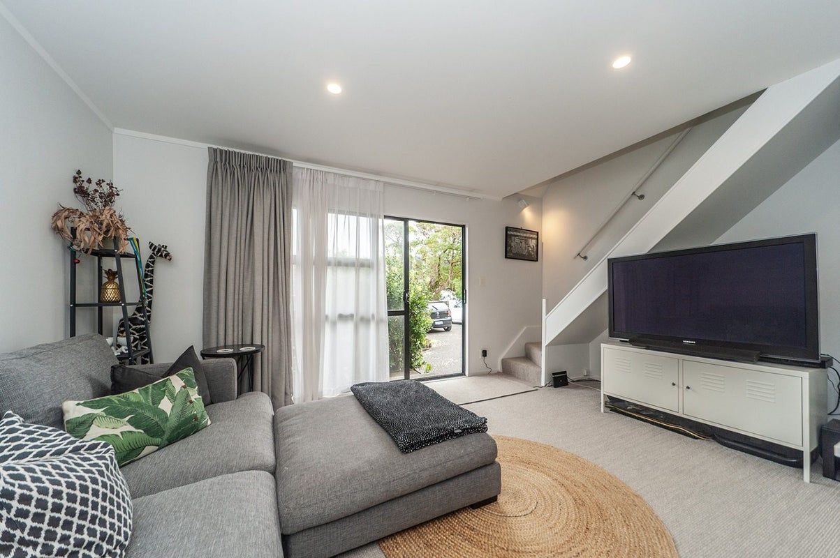 15/55 Hamilton Road, Hataitai, Wellington - Carousel 2