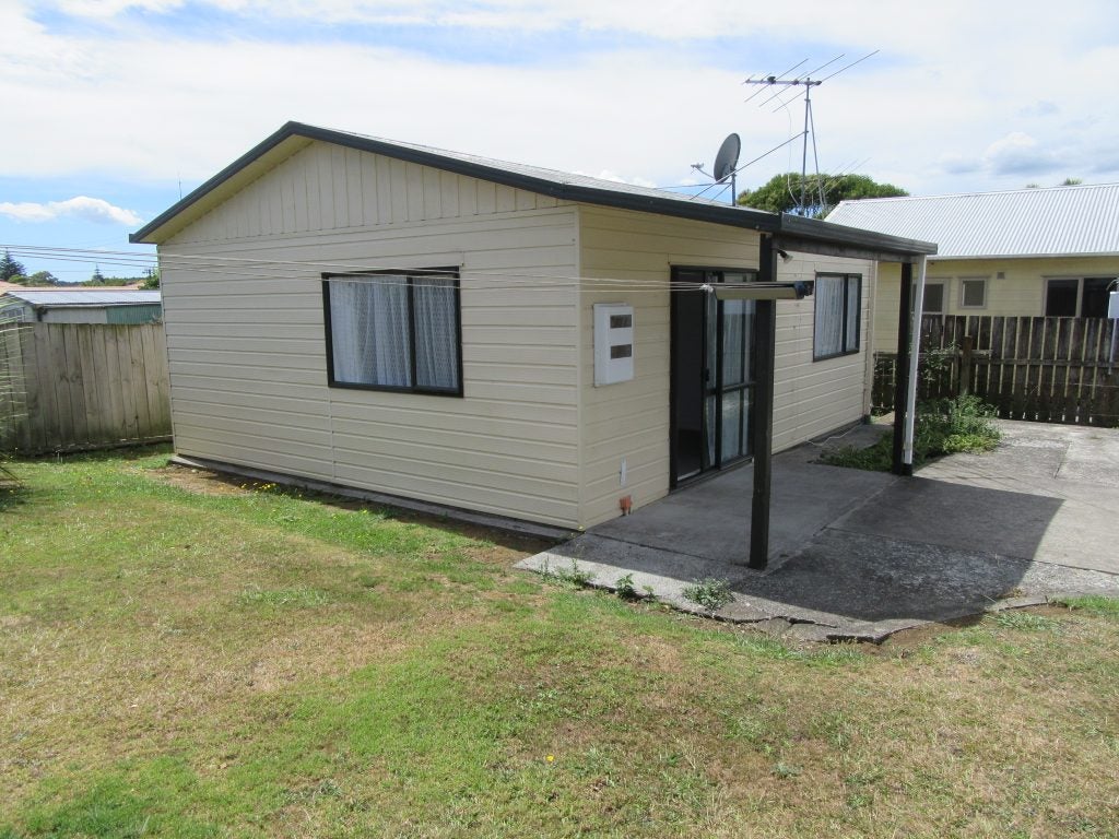 9 Clayton Road, Manurewa, Auckland - Carousel 1