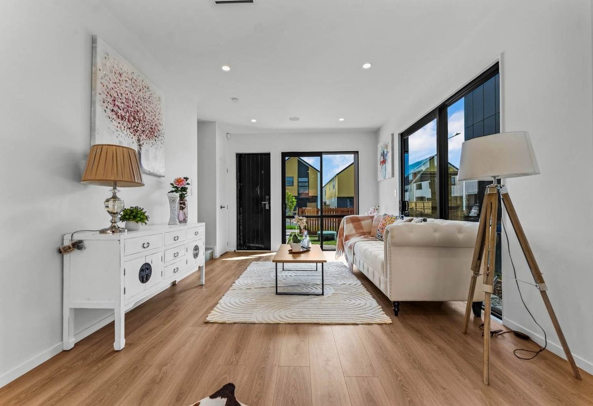 11 Murray Grey Lane, Karaka, Papakura - Carousel 2