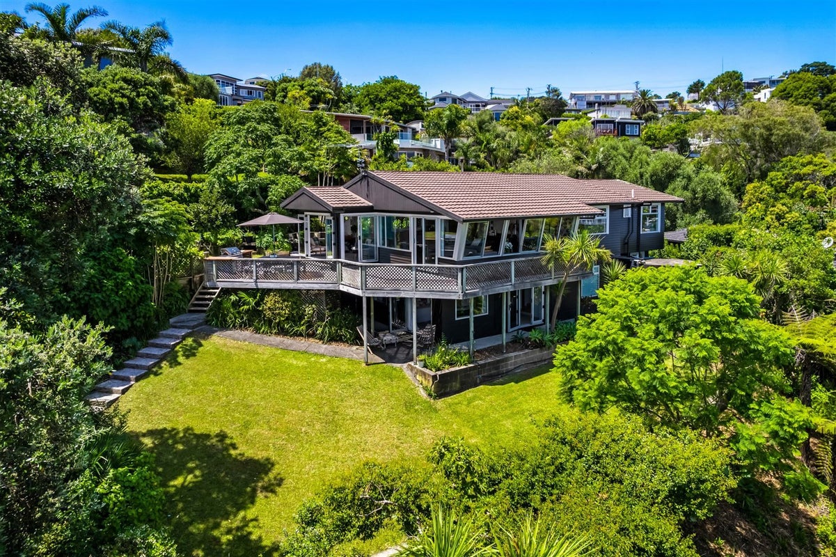 1100A Whangaparaoa Road, Tindalls Beach, Whangaparaoa - Carousel 2