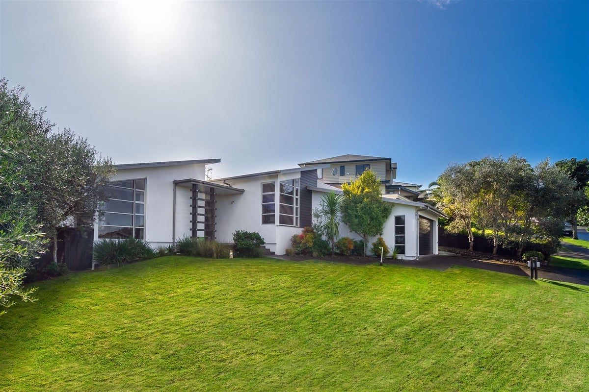 49 Kittiwake Drive, Schnapper Rock, Auckland - Carousel 2