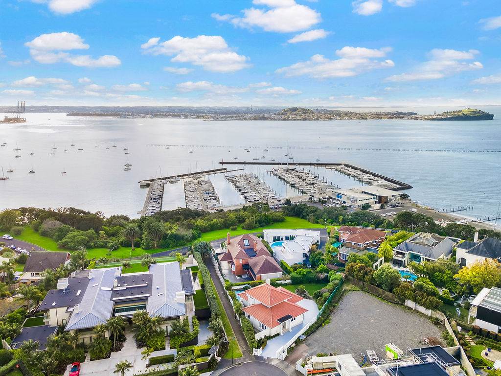 5 Huriaro Place, Orakei, Auckland - Carousel 1