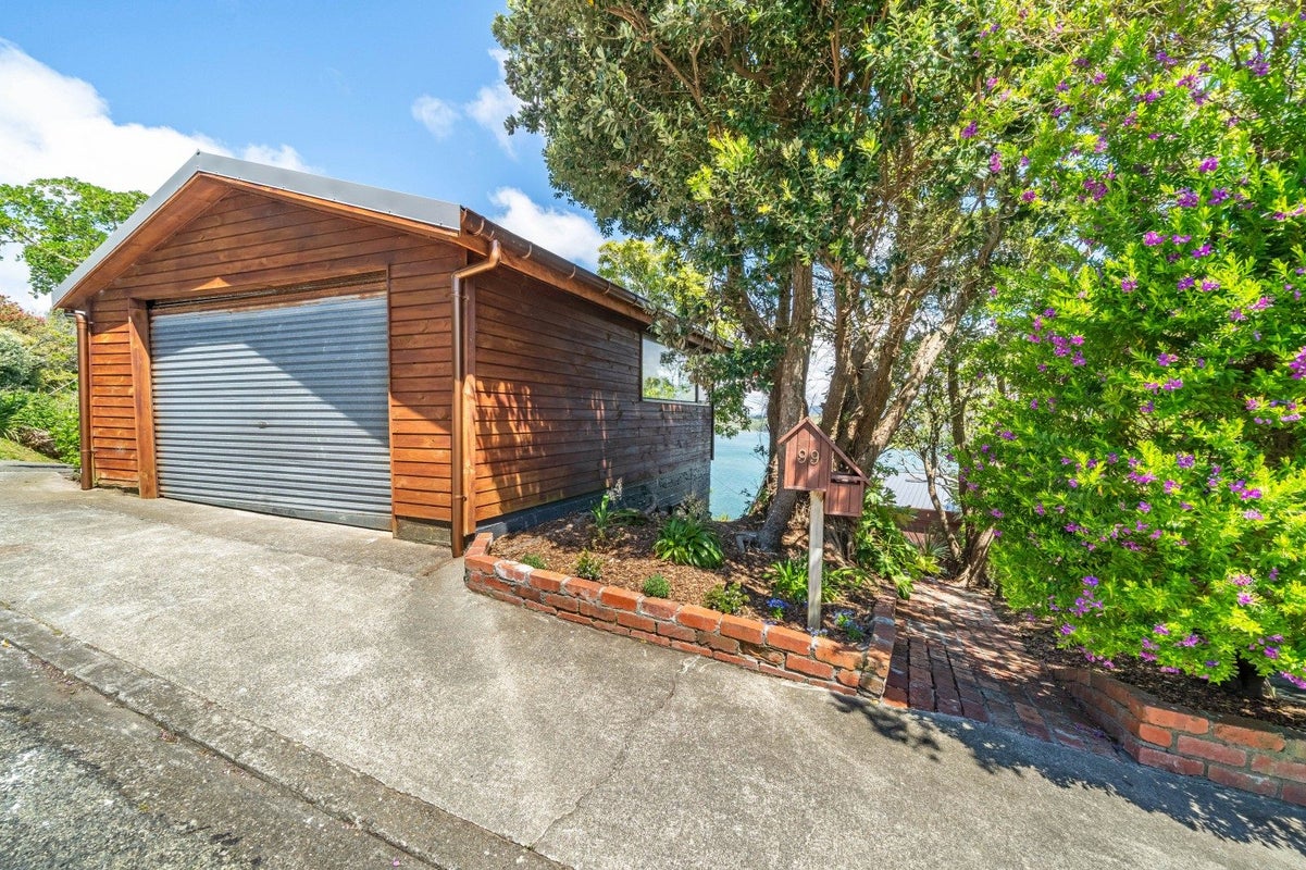 99 Motuhara Road, Plimmerton, Porirua - Carousel 41
