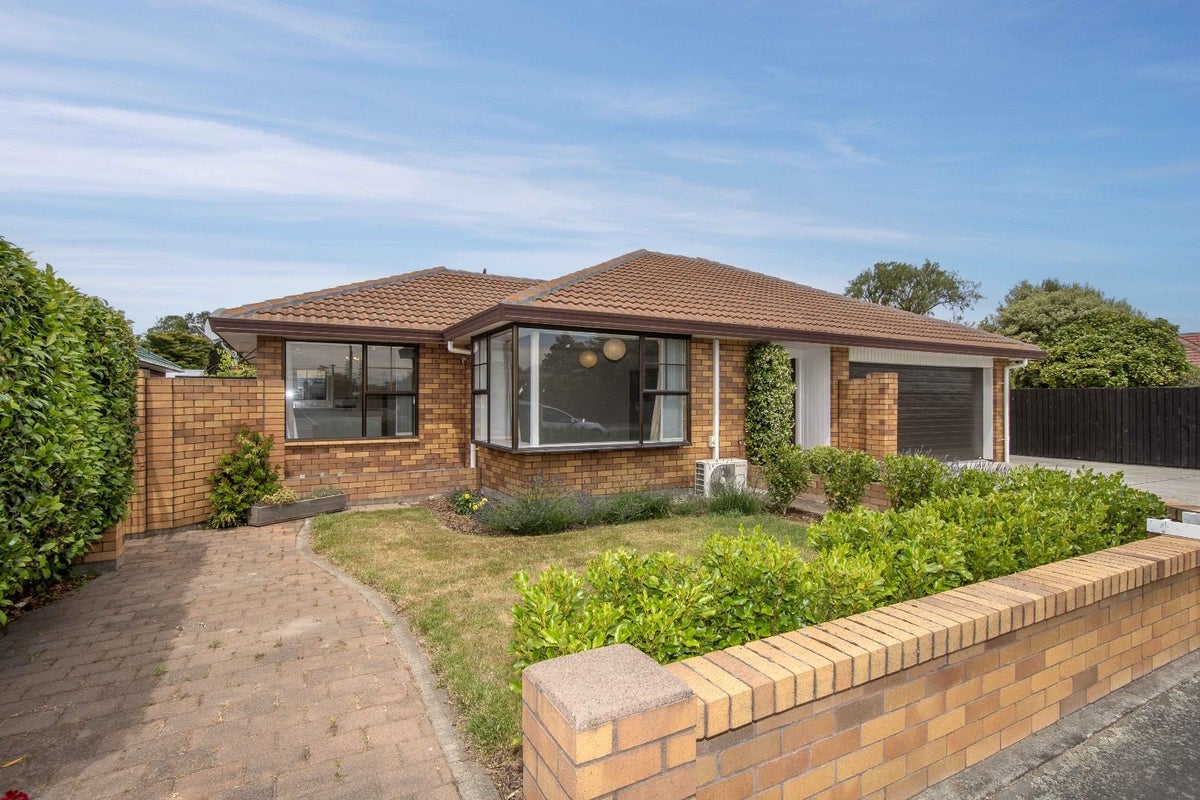 1/358 Greers Road, Bishopdale, Christchurch - Carousel 1