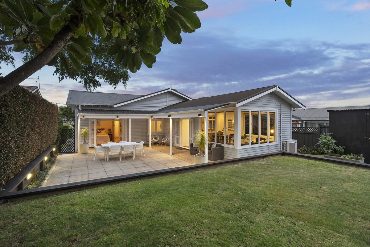 466 Onehunga Mall, Onehunga, Auckland - Carousel 2