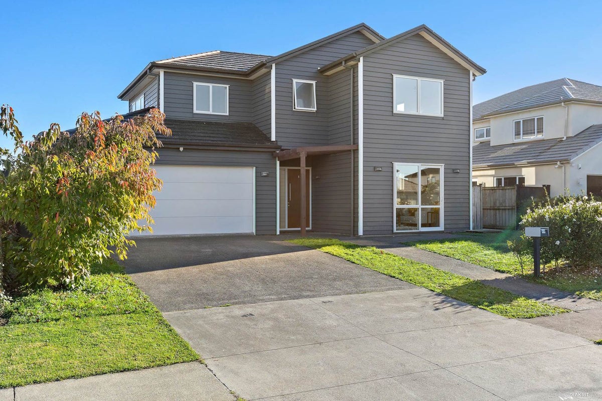 49 Pickaberry Avenue, Karaka, Papakura - Carousel 1