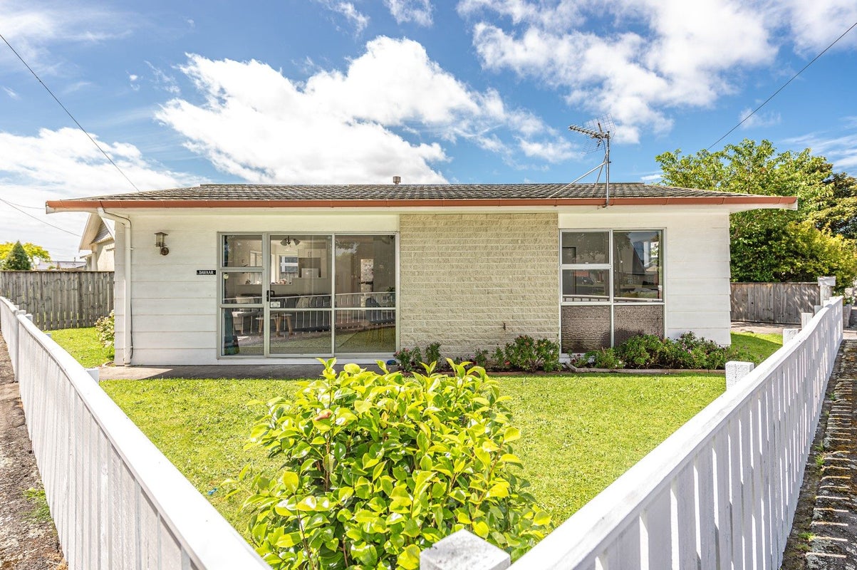 78 Moana Street, Whanganui East, Whanganui - Carousel 1
