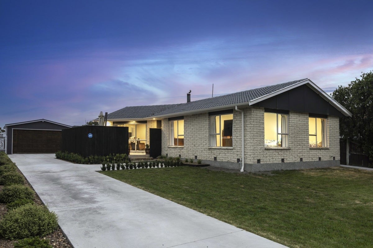 28 Denniston Crescent, Redwood, Christchurch - Carousel 1