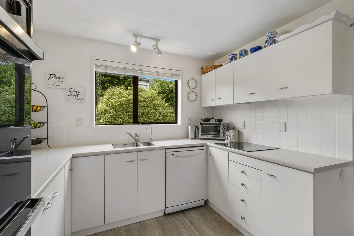 1/25 Rubens Place, Burnside, Christchurch - Carousel 2