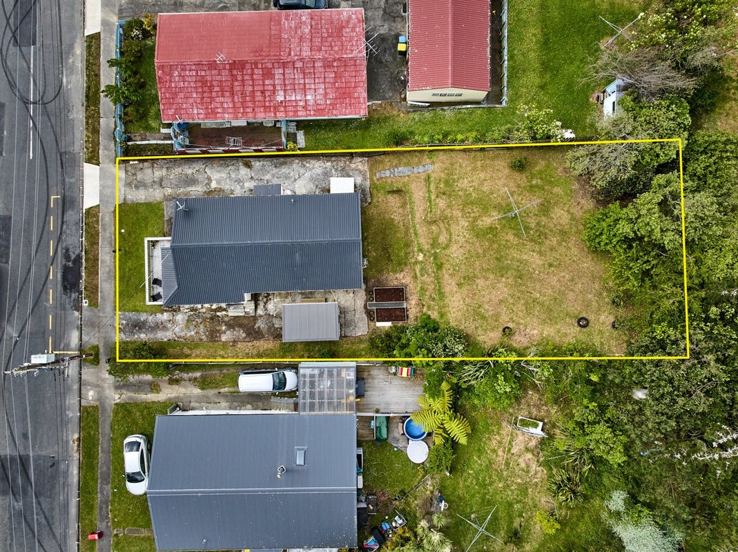 216 Sievers Grove, Cannons Creek, Porirua - Carousel 2