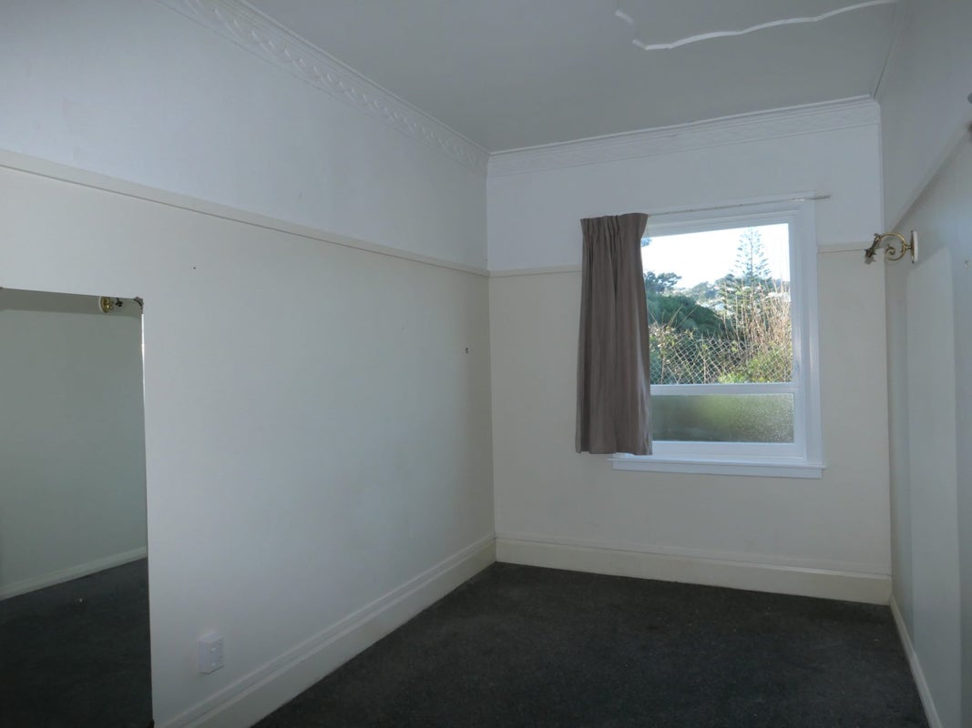 32A Ribble Street, Island Bay, Wellington - Carousel 10