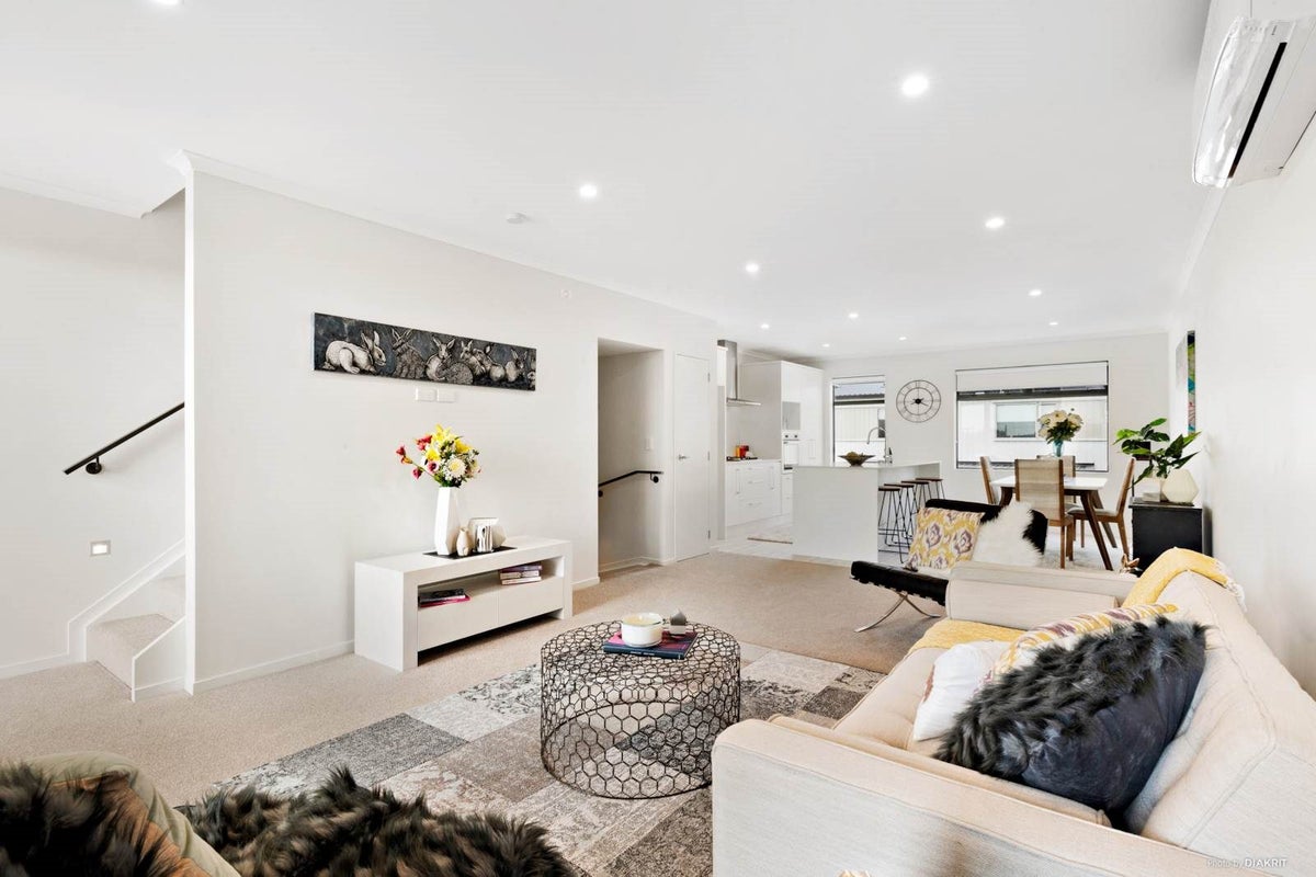 45 Bonnette Road, Flat Bush, Auckland - Carousel 2