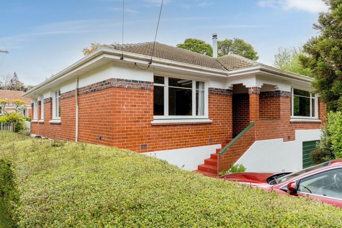 30 Hawthorn Avenue, Mornington, Dunedin - Carousel 1