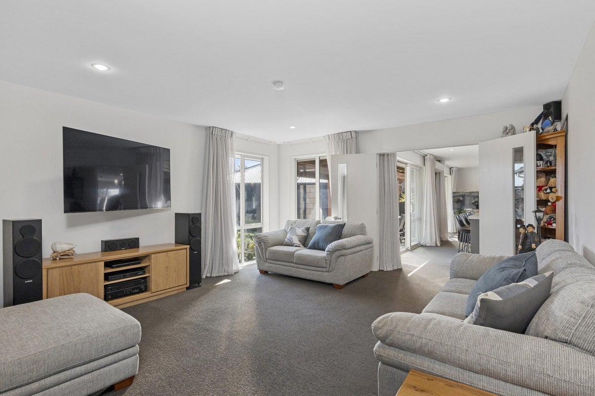 1 Minorca Lane, Burwood, Christchurch - Carousel 2
