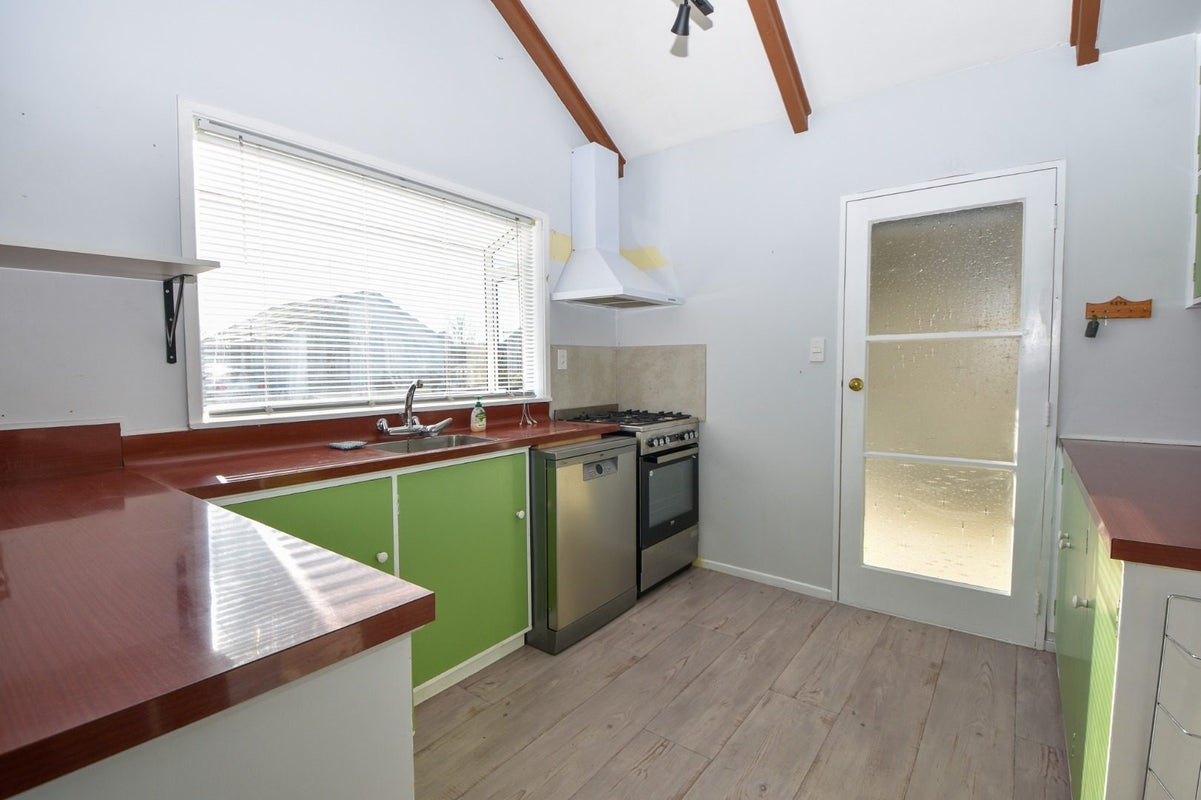 18F Raglan Street, Lansdowne, Masterton - Carousel 2