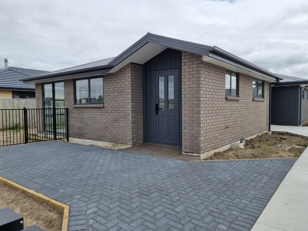 29 Wakeman Drive, Lincoln, Lincoln - Carousel 1