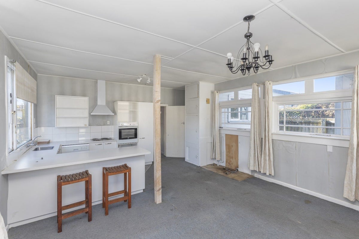8 Bass Street, Woolston, Christchurch - Carousel 2
