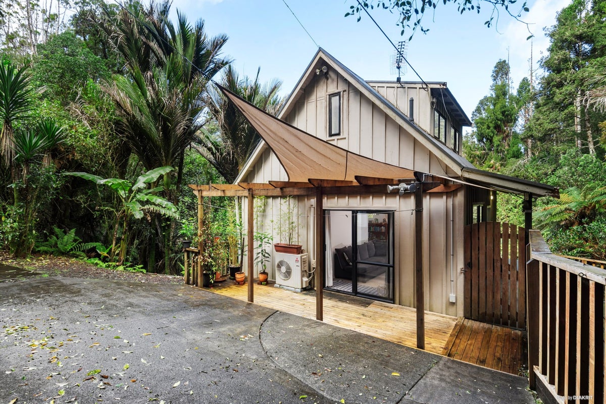 41 Kauri Loop Road, Oratia, Auckland - Carousel 1