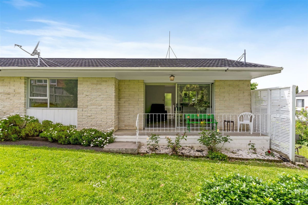 2/14 Pegler Drive, Howick, Auckland - Carousel 2