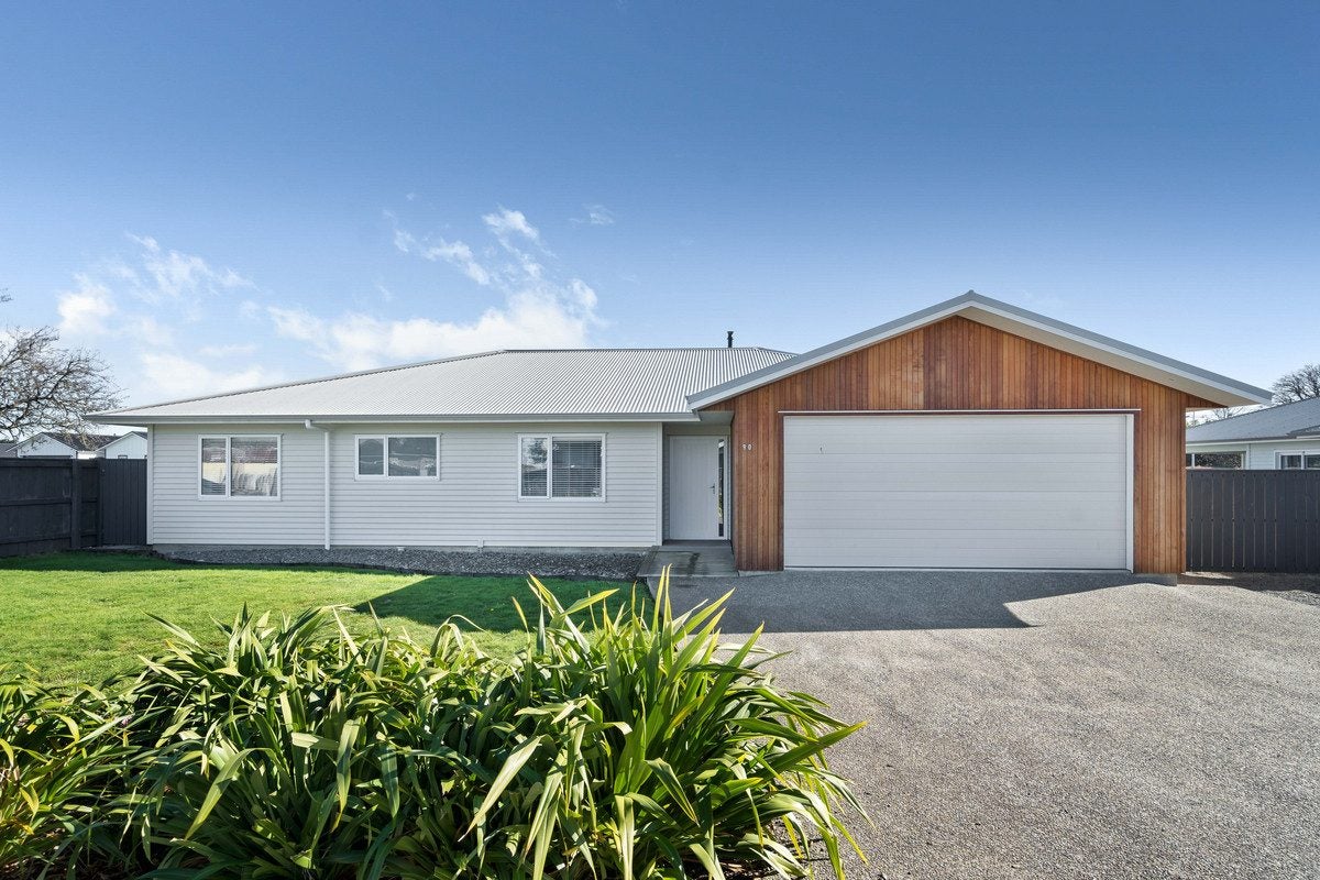 90 South Belt, Solway, Masterton - Carousel 24