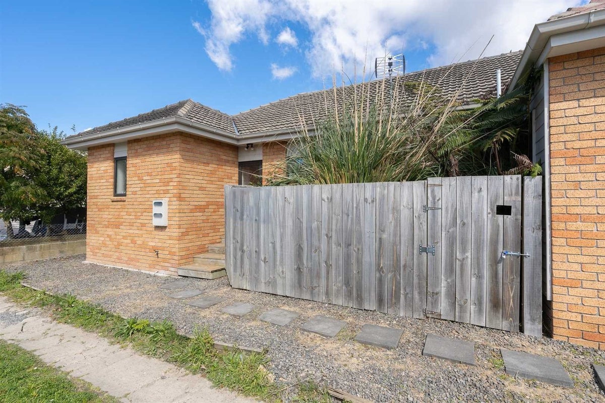 5/82 Clyde Street, Hamilton East, Hamilton - Carousel 2