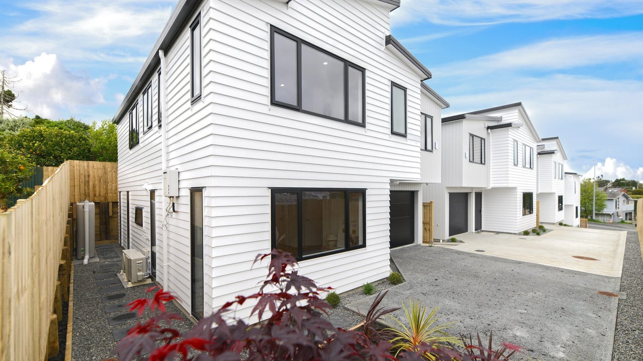 76B Chartwell Avenue, Glenfield, Auckland - Carousel 1