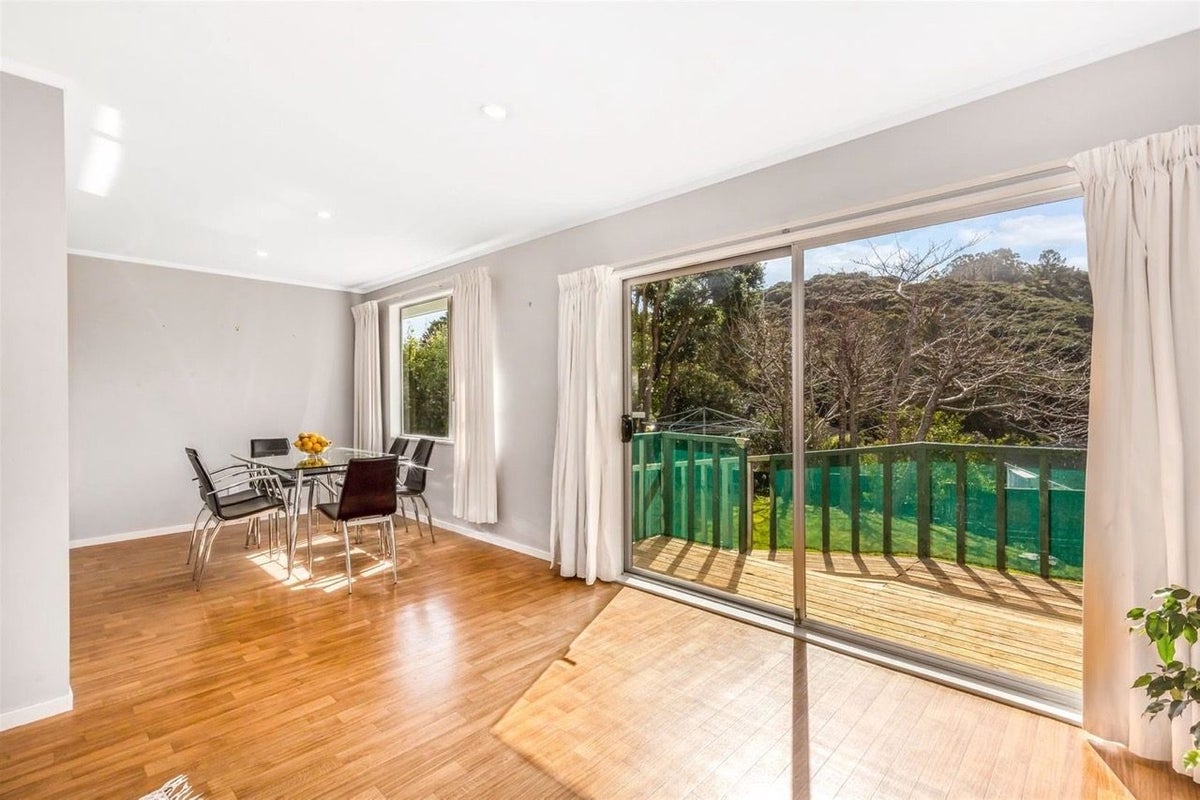 42B HICKS Close, WHITBY, PORIRUA - Carousel 2
