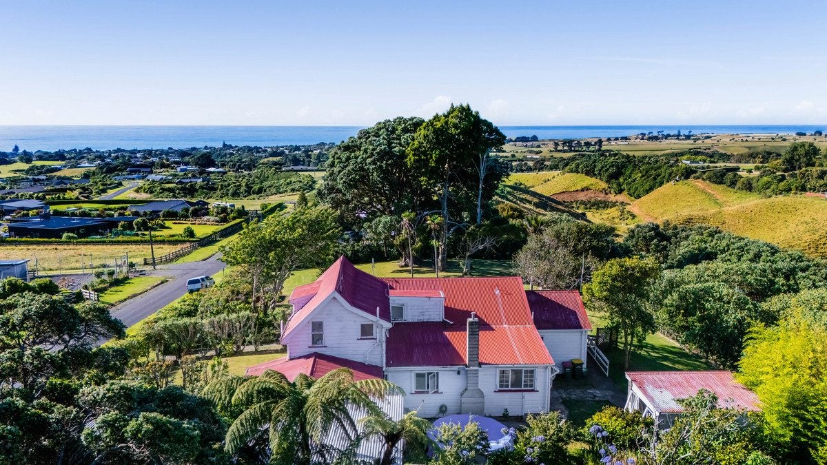 161 Wairau Road, Kaitake, New Plymouth - Carousel 19