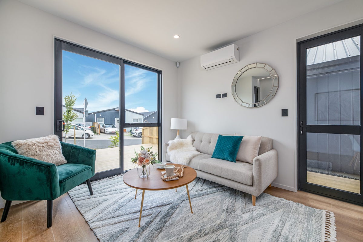 31 Puhikawa Street, Massey, Auckland - Carousel 2