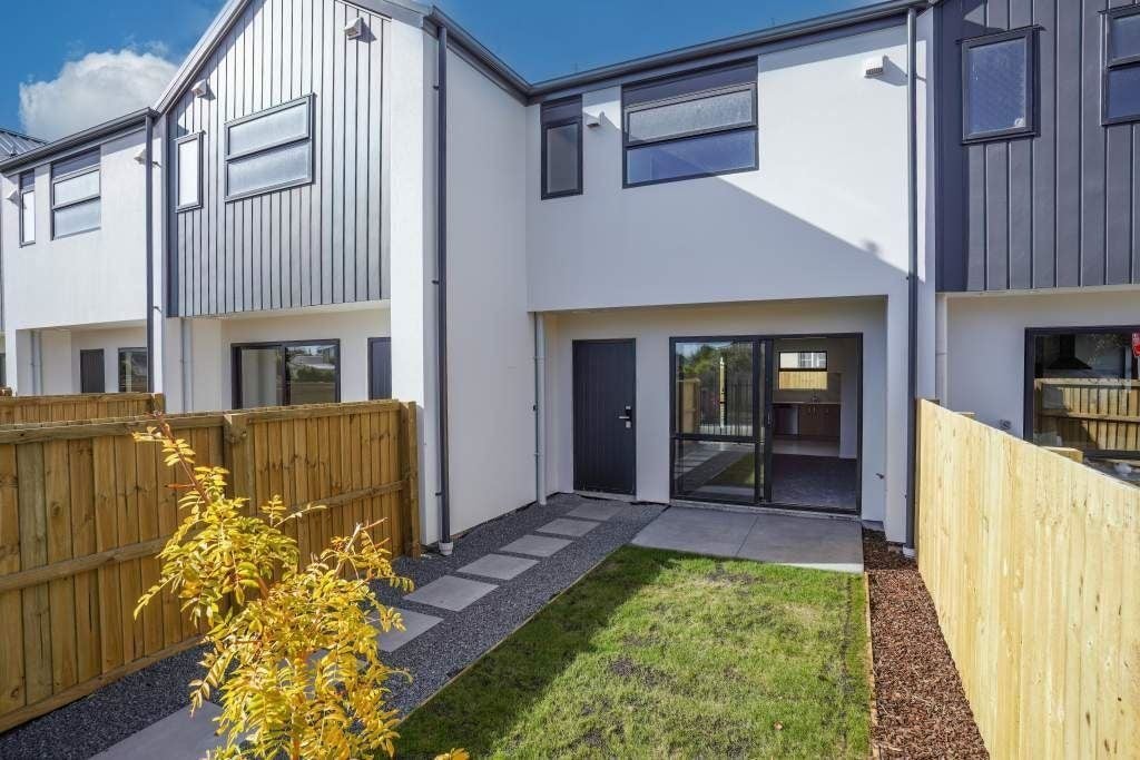 2/2 Huia Street, Riccarton, Christchurch - Carousel 1