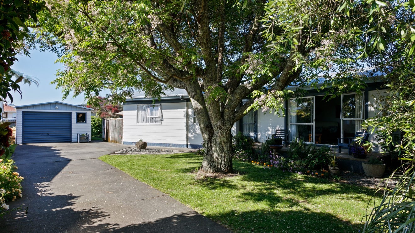 309 Stout Street, Riverdale, Gisborne - Carousel 1