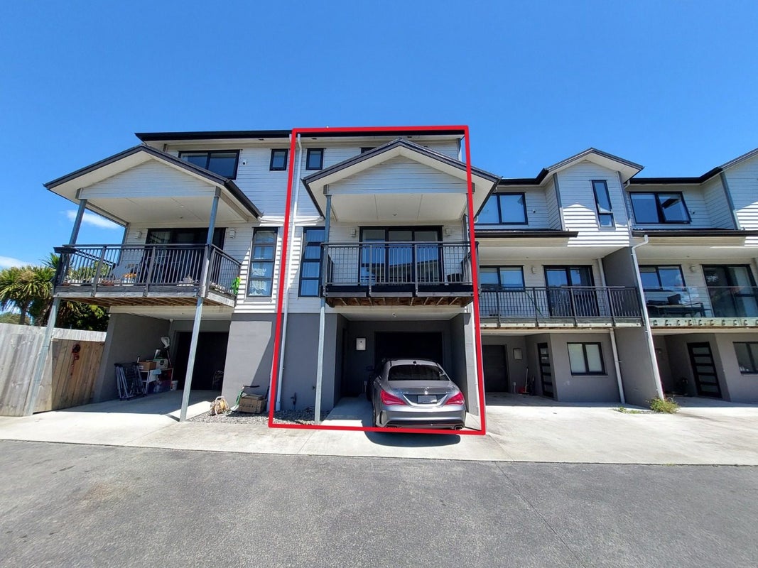 7 Lilac Lane, Oteha, Auckland - Carousel 1