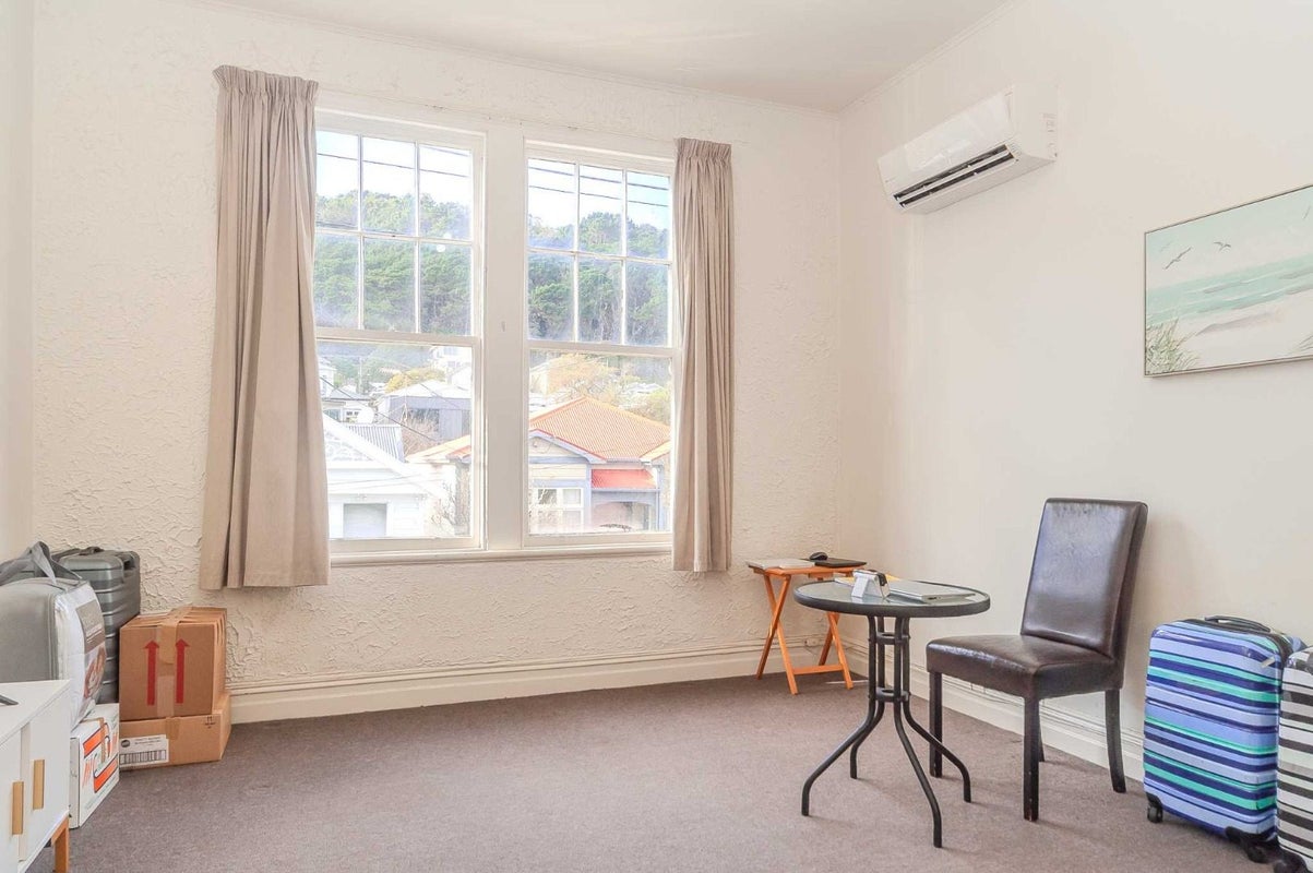 10 Porritt Avenue, Mount Victoria, Wellington - Carousel 1