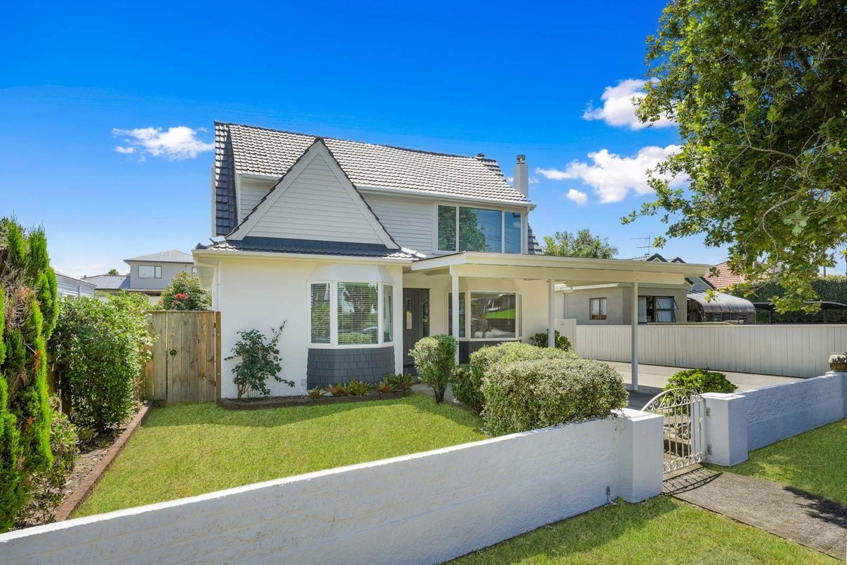 22 Robert Street, Ellerslie, Auckland - Carousel 1
