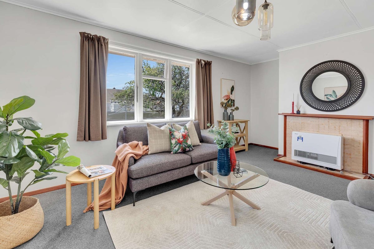 7 Bristol Crescent, Roslyn, Palmerston North - Carousel 2