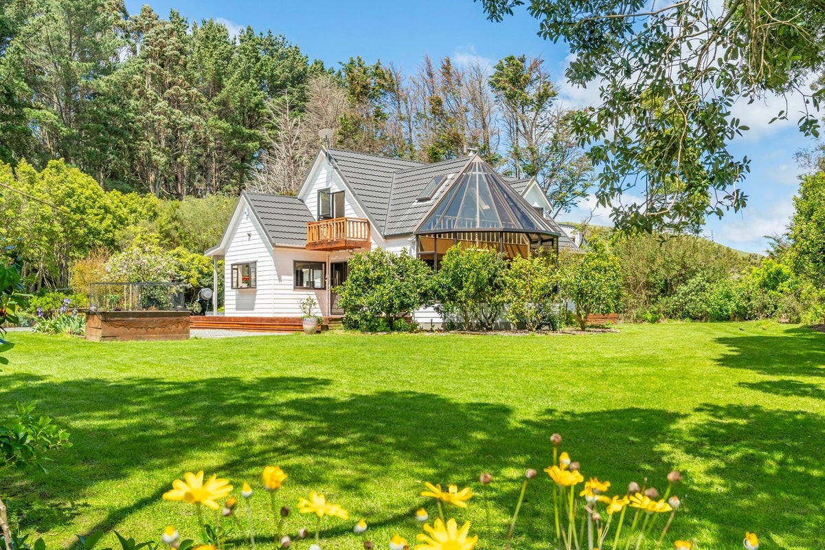 266 Murphys Road, Judgeford, Porirua - Carousel 1