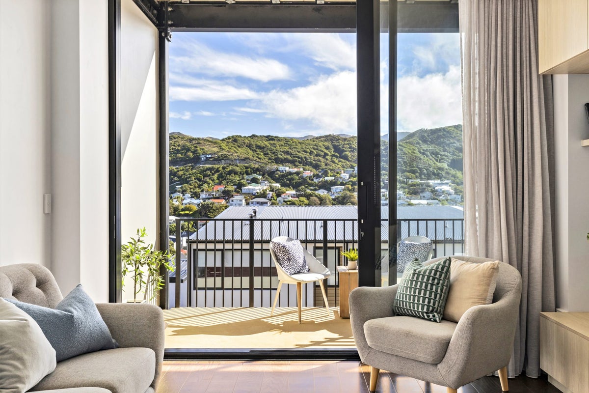 204/11 Jean Caldwell Way, Island Bay, Wellington - Carousel 1