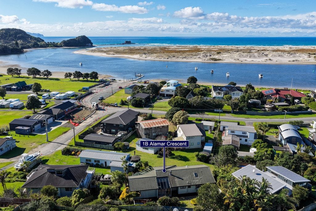 1B Alamar Crescent, Mangawhai Heads, Mangawhai - Carousel 1