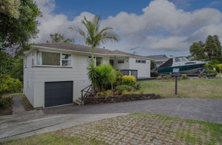 12 Carina Crescent, Torbay, Auckland - Carousel 1