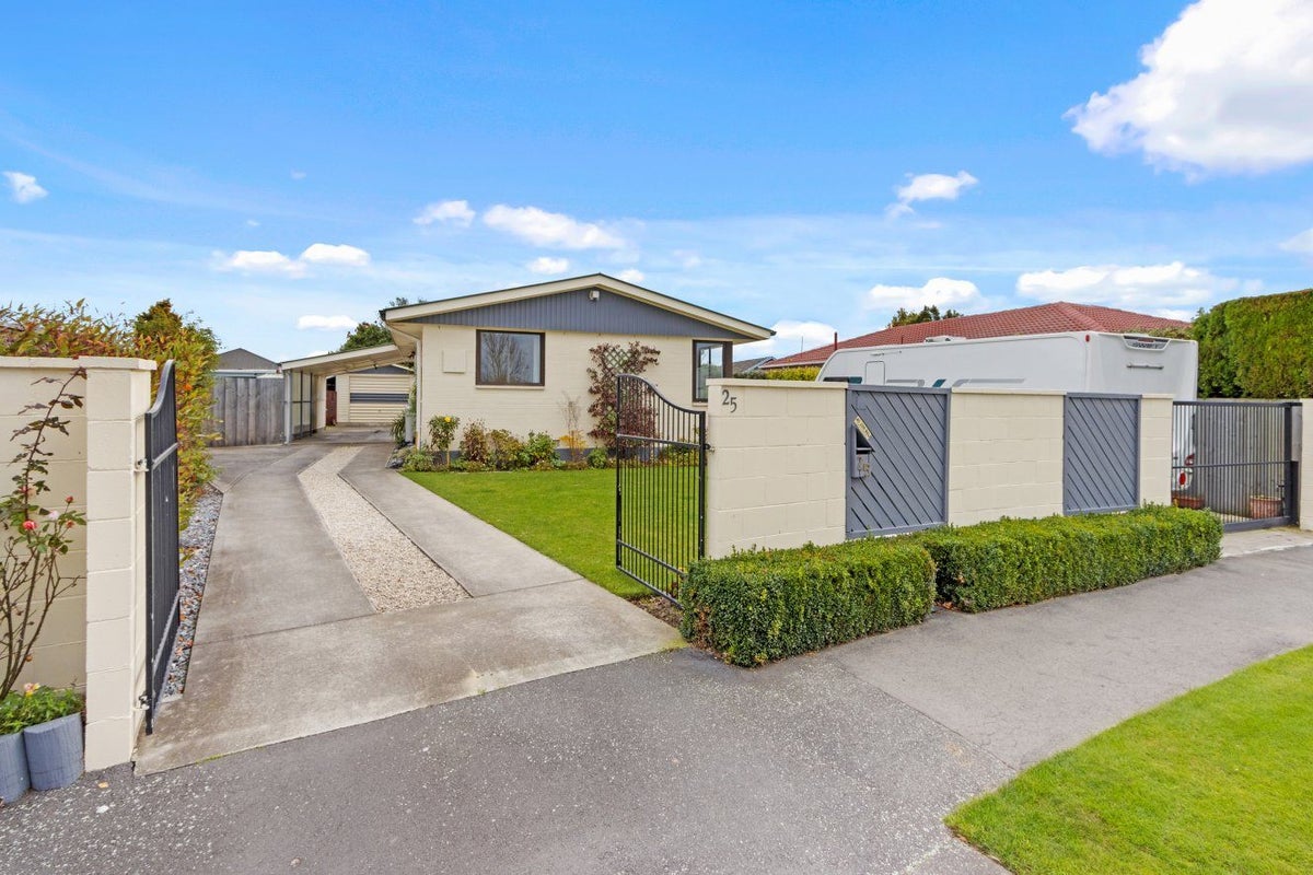 25 Charnwood Crescent, Bishopdale, Christchurch - Carousel 1