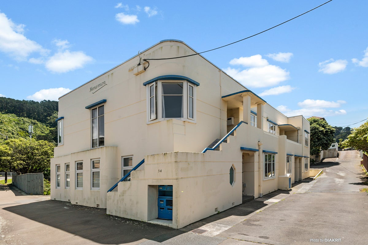 3/34 Hawkestone Street, Thorndon, Wellington - Carousel 1