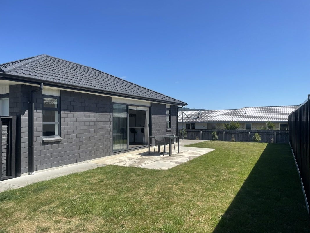 38 Filmer Crescent, Wallaceville, Upper Hutt - Carousel 19