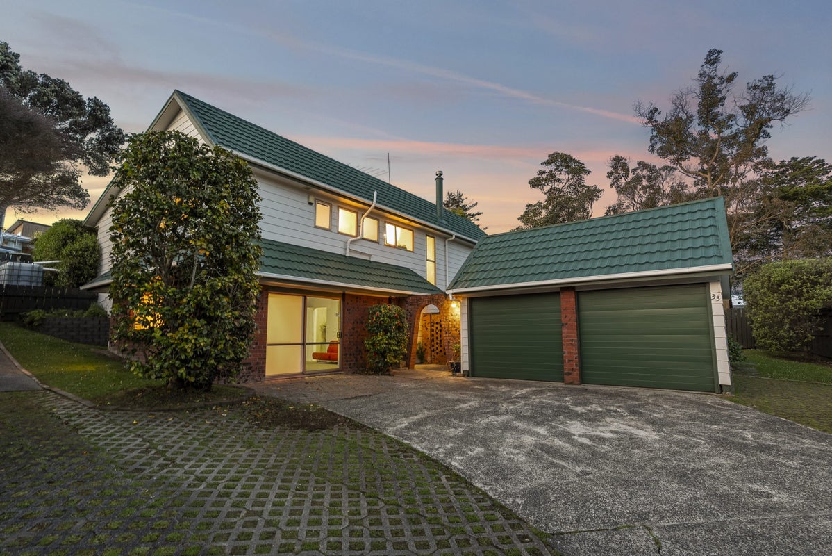 33 Mannering Place, Hillcrest, Auckland - Carousel 1