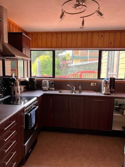 9 Pilot Lane, Whitby, Porirua - Carousel 14