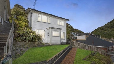 65 Mantell Street, Seatoun, Wellington - Carousel 1