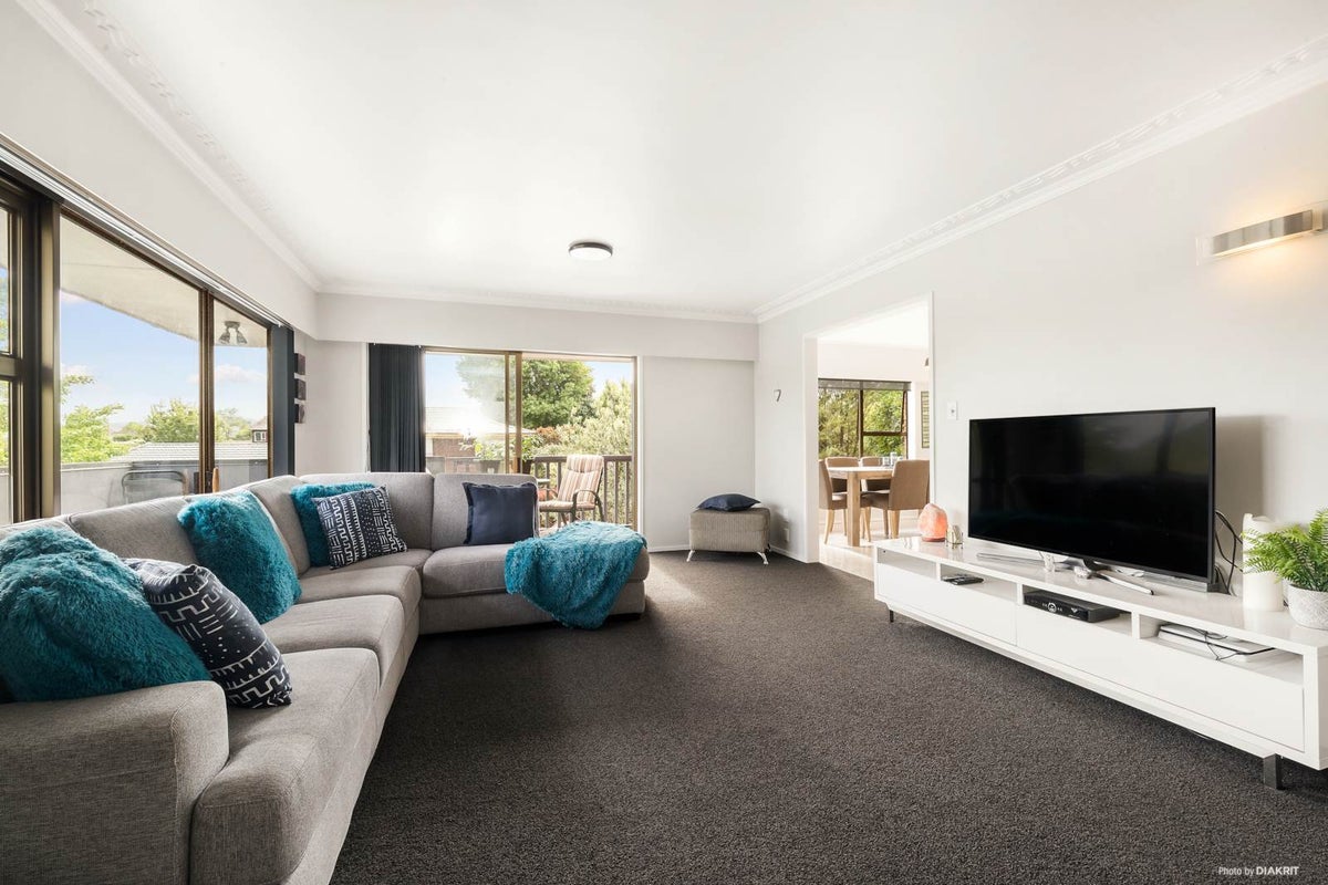 3 Rhonda Place, Opaheke, Papakura - Carousel 2