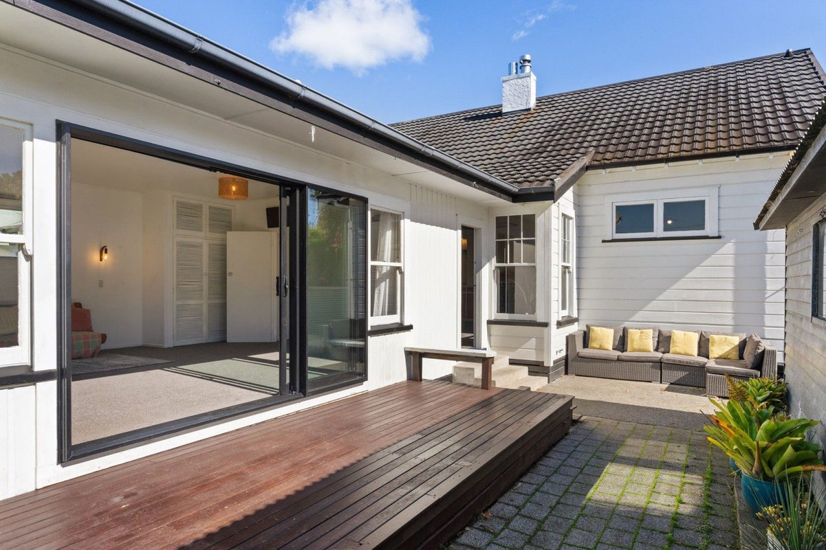 9 Cheeseman Road, Inner Kaiti, Gisborne - Carousel 1