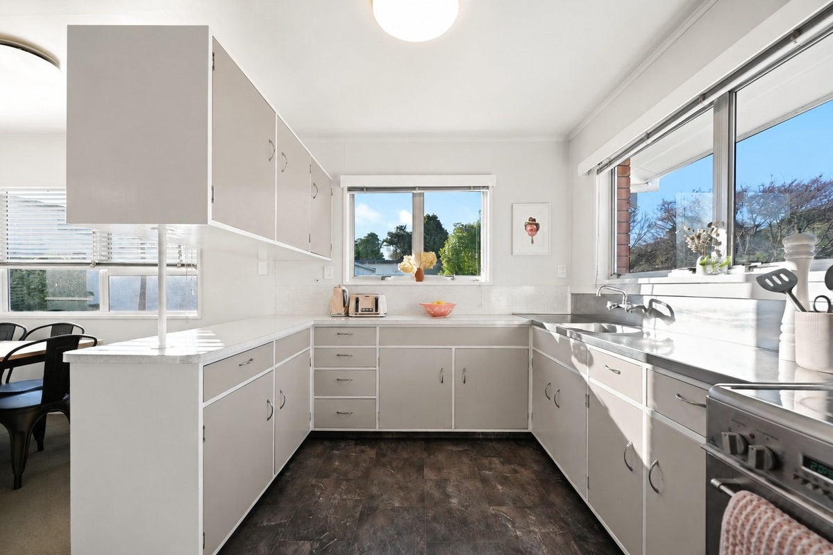 6A Morrow Avenue, St Andrews, Hamilton - Carousel 2